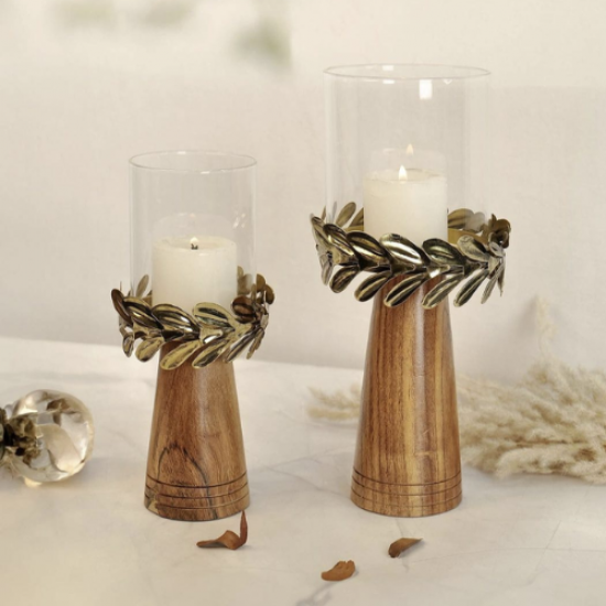 Wooden base candle holder